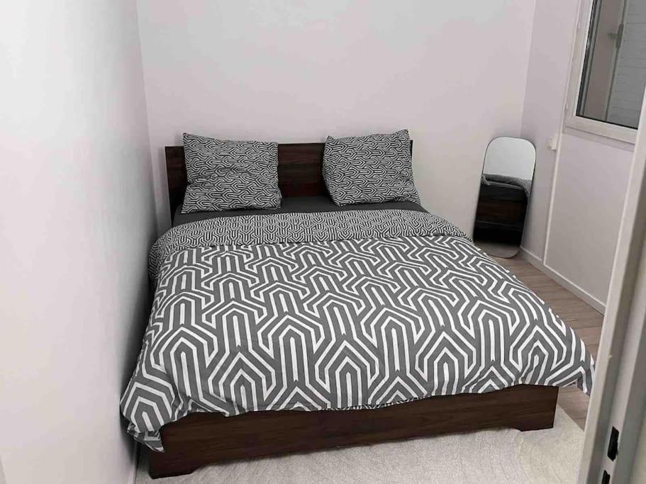 Logement Entier Chambre+Salon + Jardin & Terrasse Les Ulis Luaran gambar