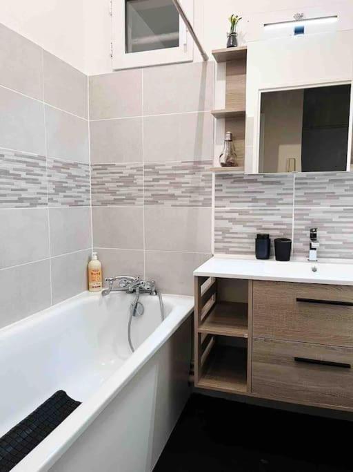 Logement Entier Chambre+Salon + Jardin & Terrasse Les Ulis Luaran gambar